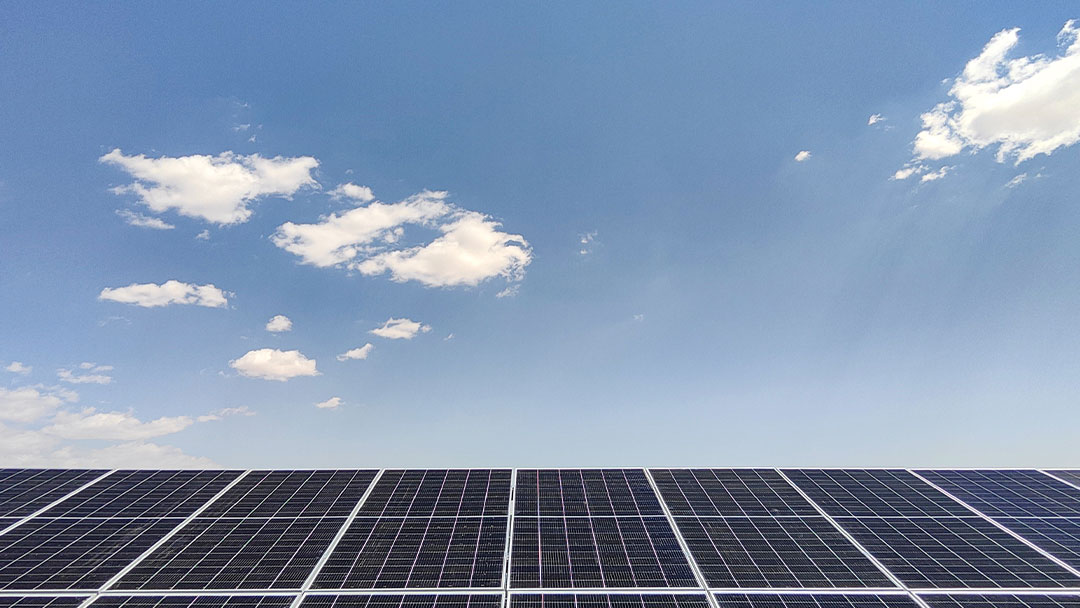 نیروگاه خورشیدی 2.5 مگاواتی سیمان ممتازان